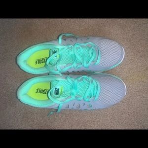 Nike Shoes - Nike Dual Fushion Running Shoes Nike Shoes - Nike Dual Fushion Running Shoes